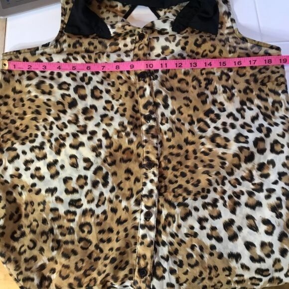 Hi Low Sheer Button Front Wing Tip Collar Top Large - Picture 6 of 8